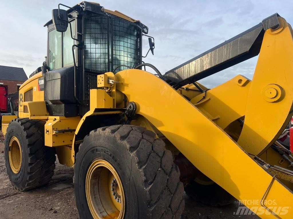 CAT 930 M Kolesové nakladače