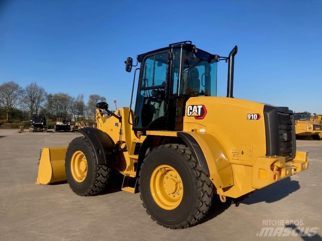 CAT 910 Kolesové nakladače