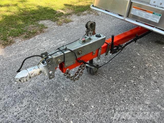 JLG T 350 Prívesové plošiny