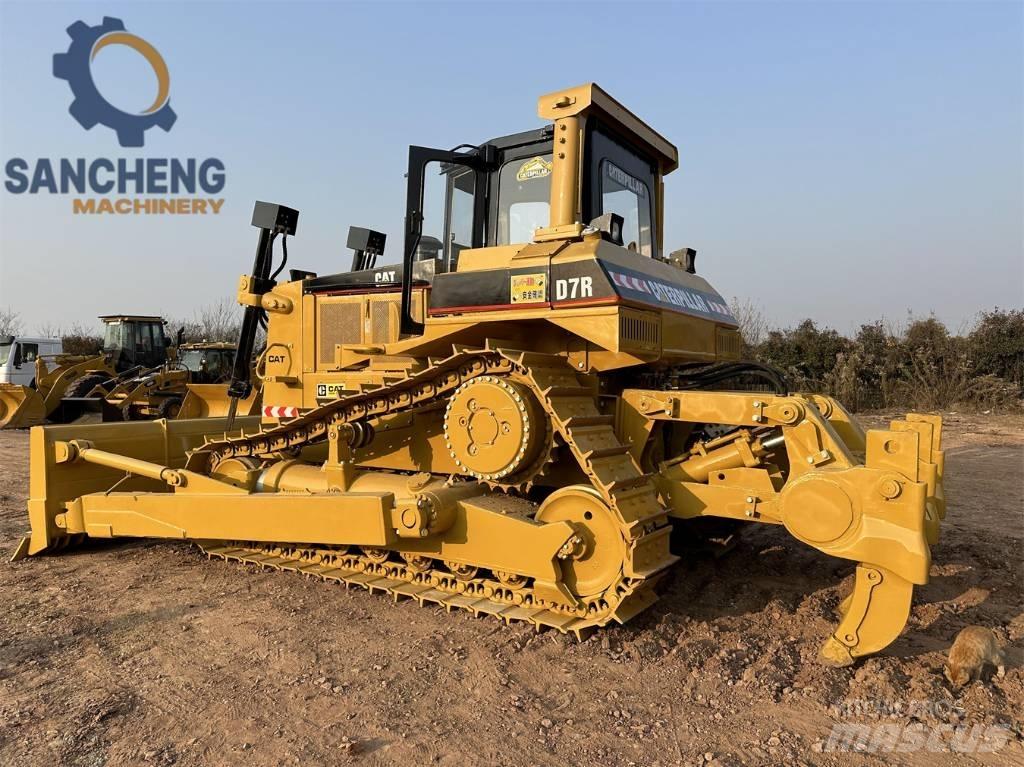 CAT D 7 R Pásové dozéry