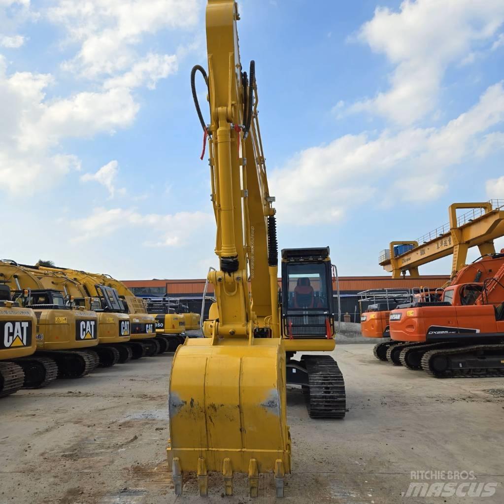 Komatsu PC 200-8 Pásové rýpadlá
