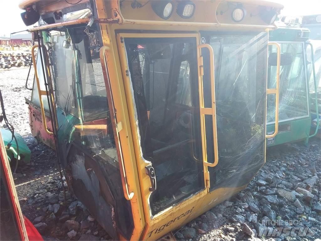 Tigercat 1075 Kabíny a interiér
