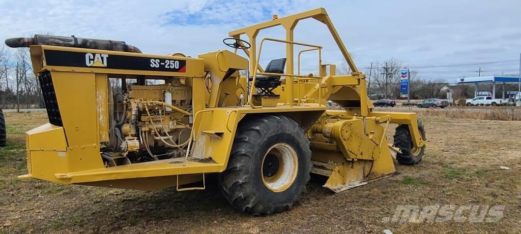 CAT SS 250 B Pôdne kompaktory