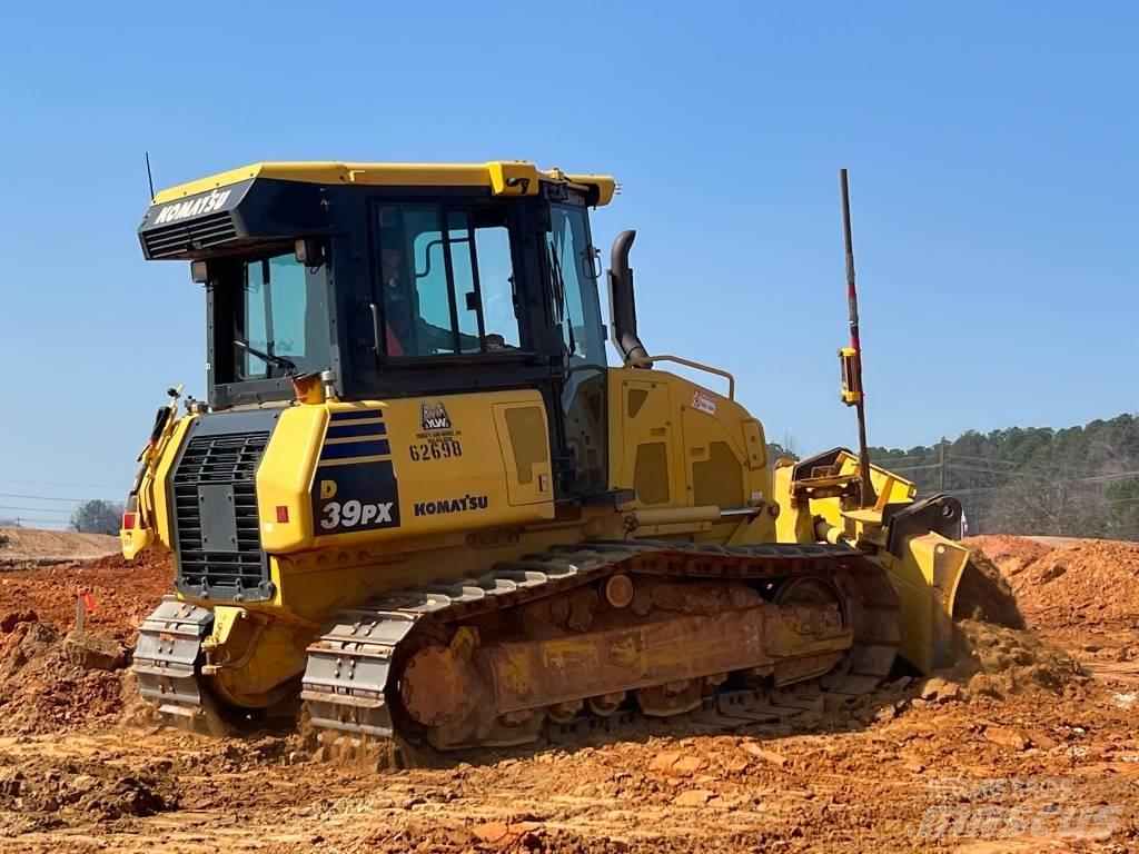 Komatsu D39px-24 Pásové dozéry