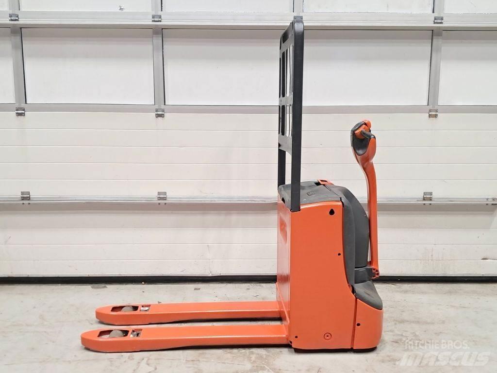 Linde T16 Nízkozdvižný vozík