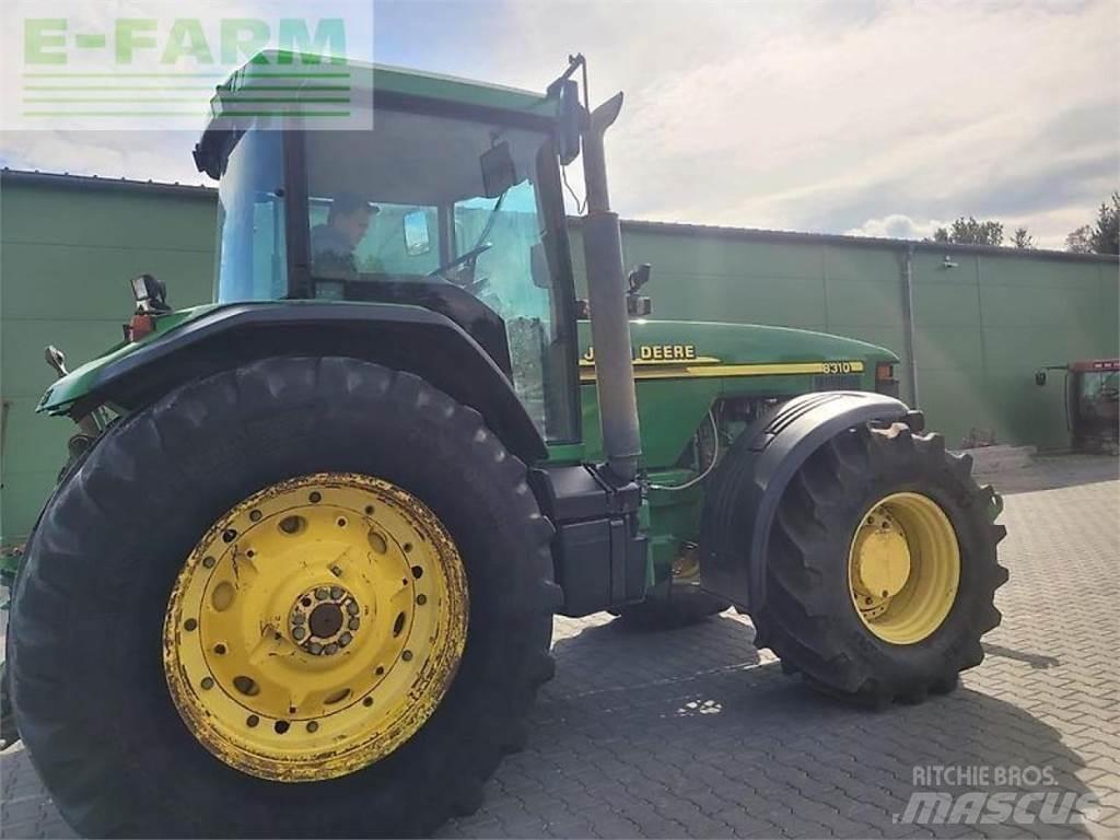 John Deere 8310 Traktory