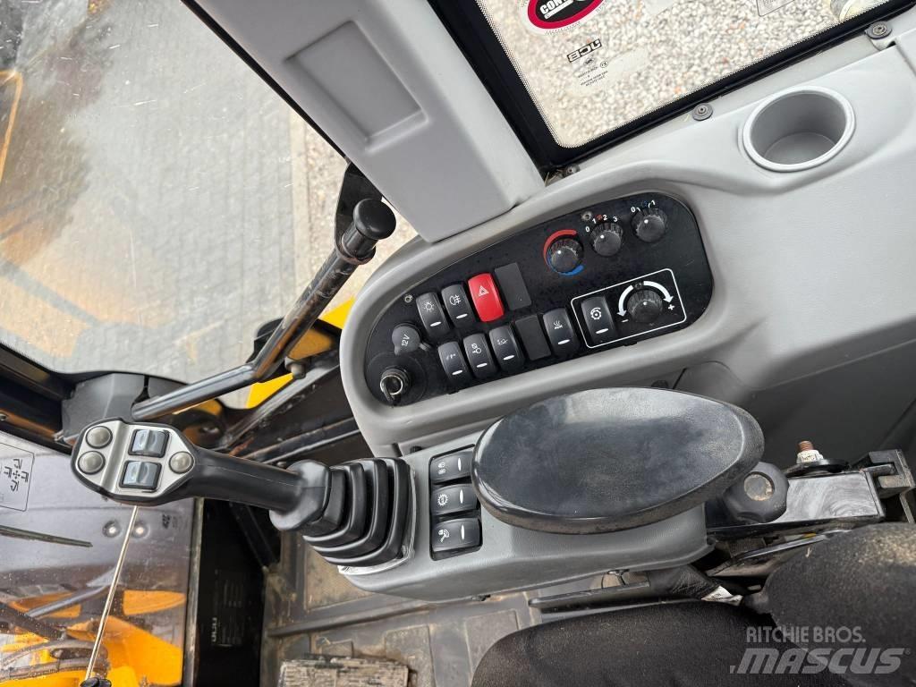 JCB TM 320 Teleskopické nakladače pre poľnohospodárstvo