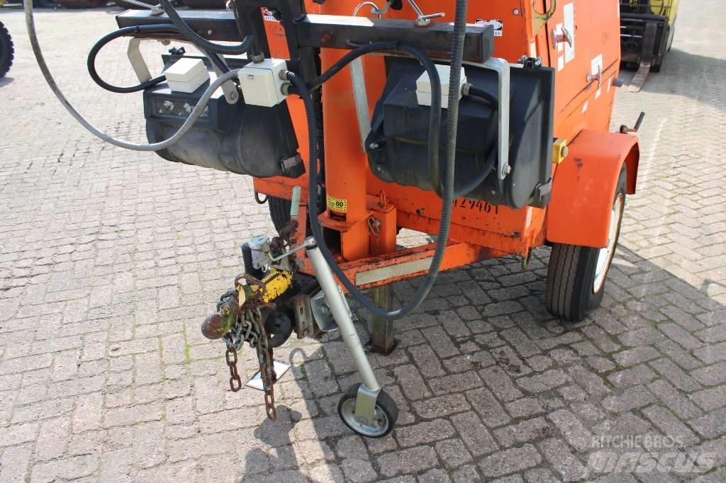 JLG 6308 AN Osvetľovacie stožiare