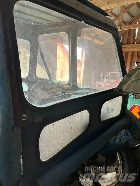 Ford 2000 Traktory