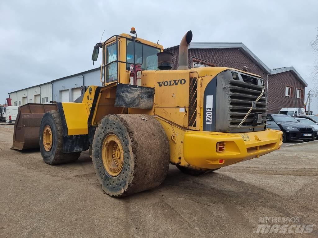 Volvo L 220 E Kolesové nakladače