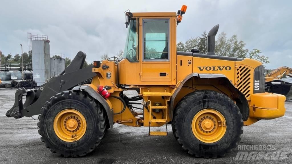 Volvo L 90 E Kolesové nakladače