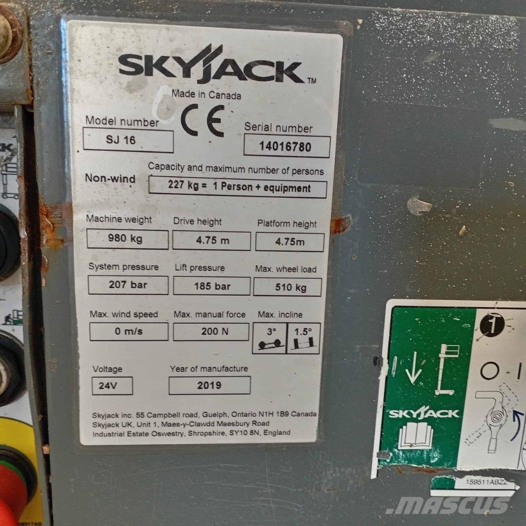 SkyJack SJ 16 Vertikálne stĺpové výťahy