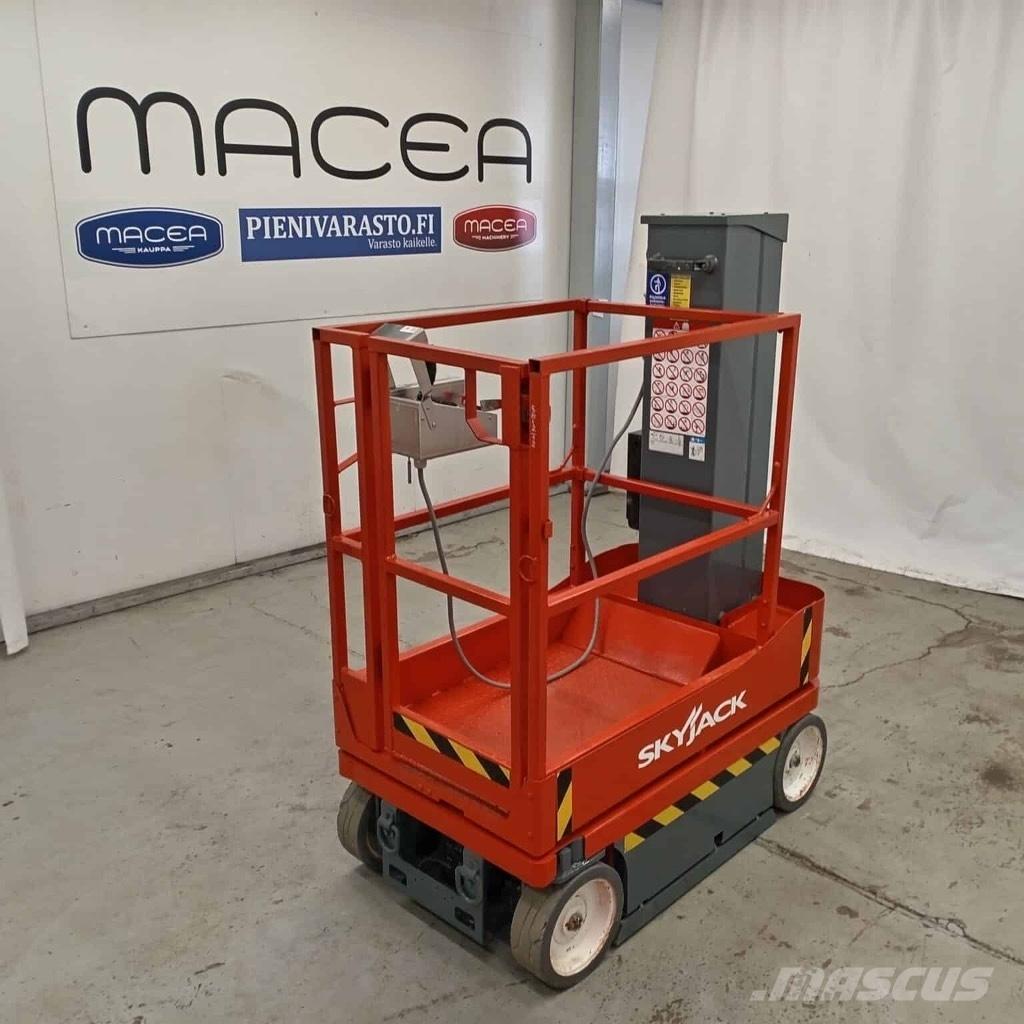 SkyJack SJ 16 Vertikálne stĺpové výťahy