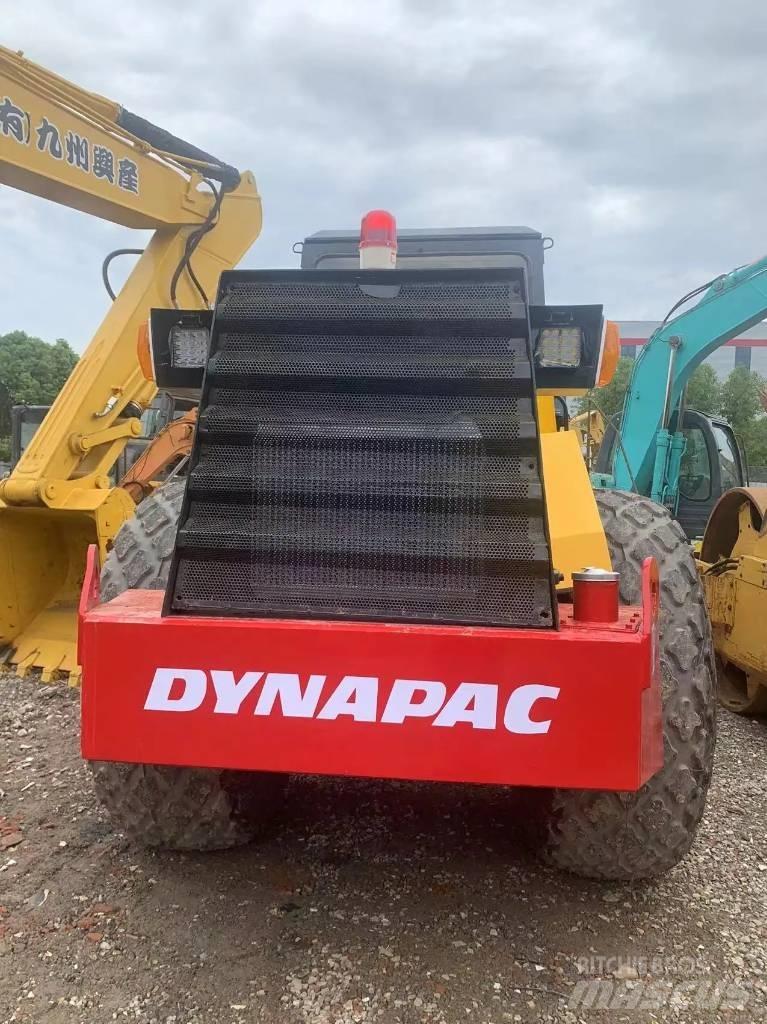 Dynapac CA251D Ťahačové valce
