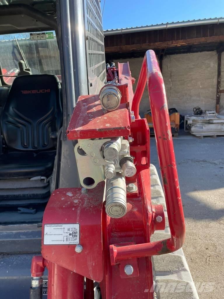 Takeuchi TL12 V2 Šmykom riadené nakladače