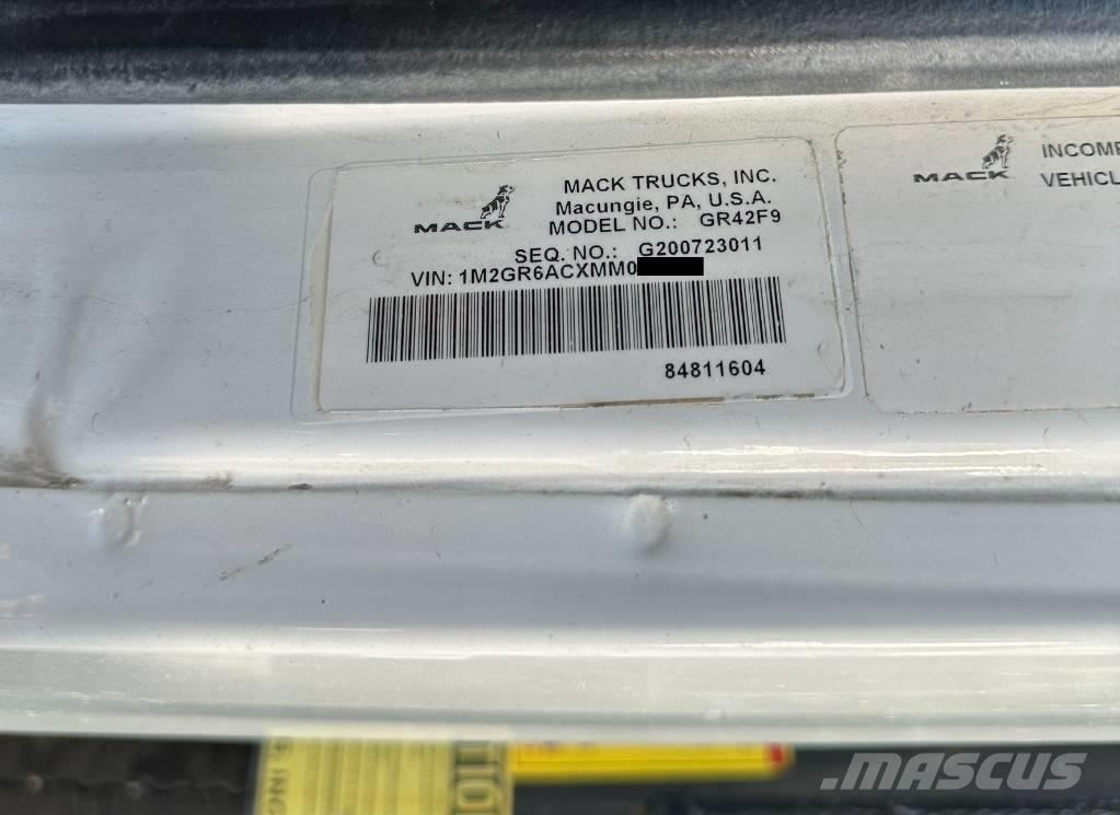 Mack GR 42 F9 Sklápače