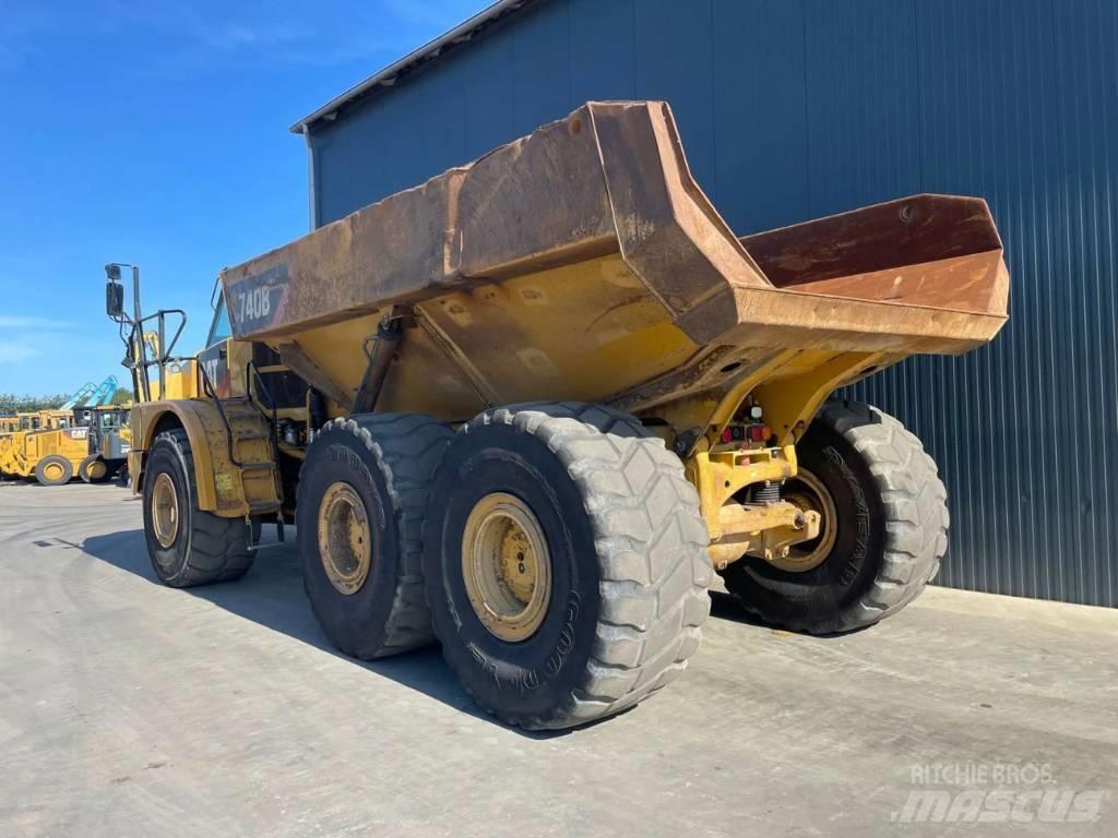 CAT 740B Kĺbové nákladné autá