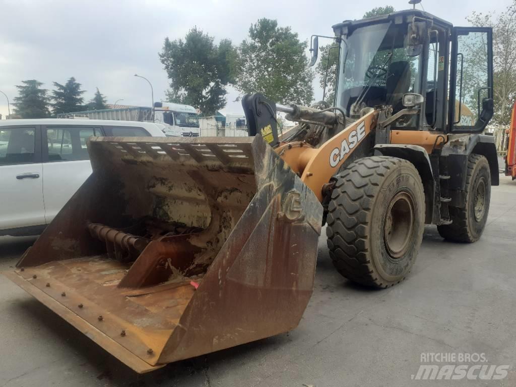 CASE 621 g Kolesové nakladače
