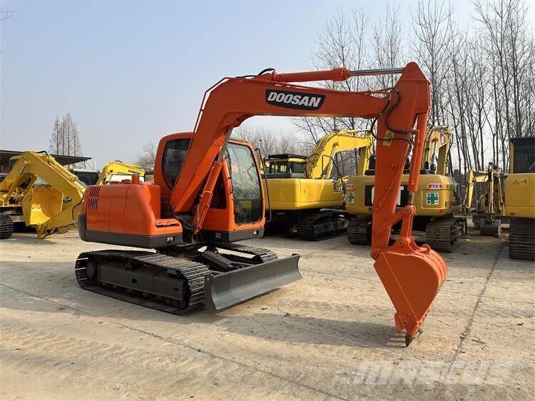 Doosan DX75 Pásové rýpadlá