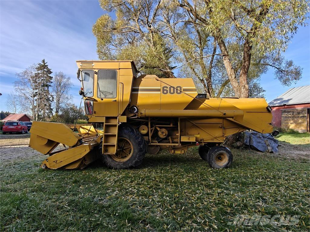 Sampo-Rosenlew 600 Kombinované zberacie stroje