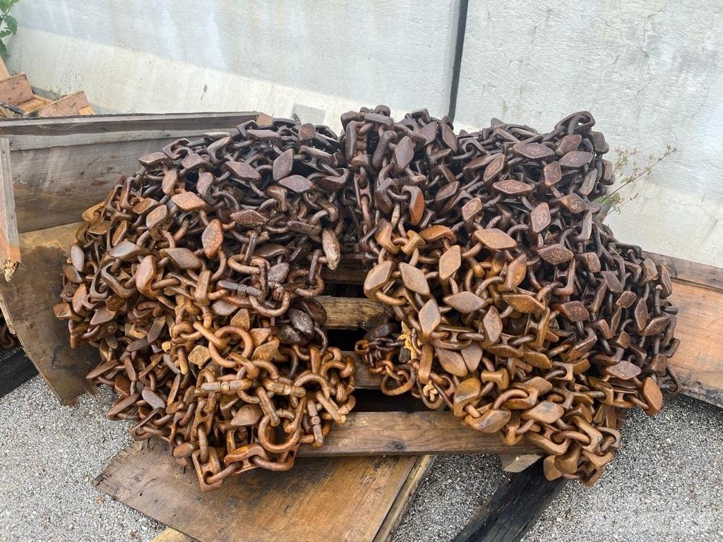 CAT 966 Kolesové nakladače