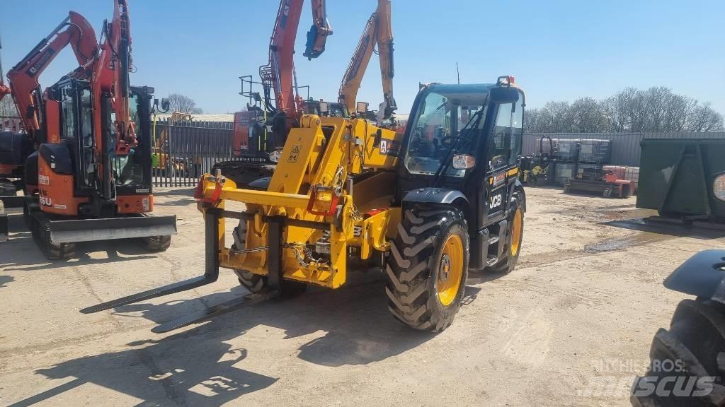 JCB 541-70 Agri Xtra Teleskopické nakladače pre poľnohospodárstvo