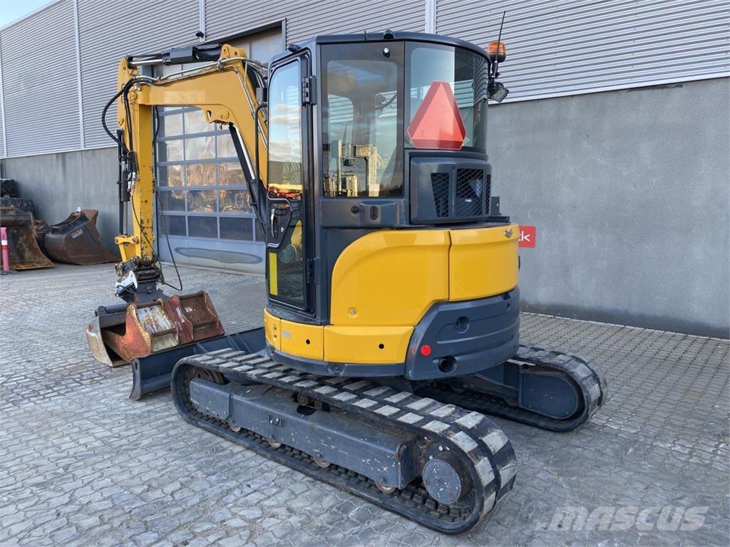 Yanmar VIO50-6 Kolesové rýpadlá