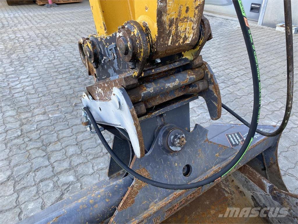 Yanmar VIO50-6 Kolesové rýpadlá