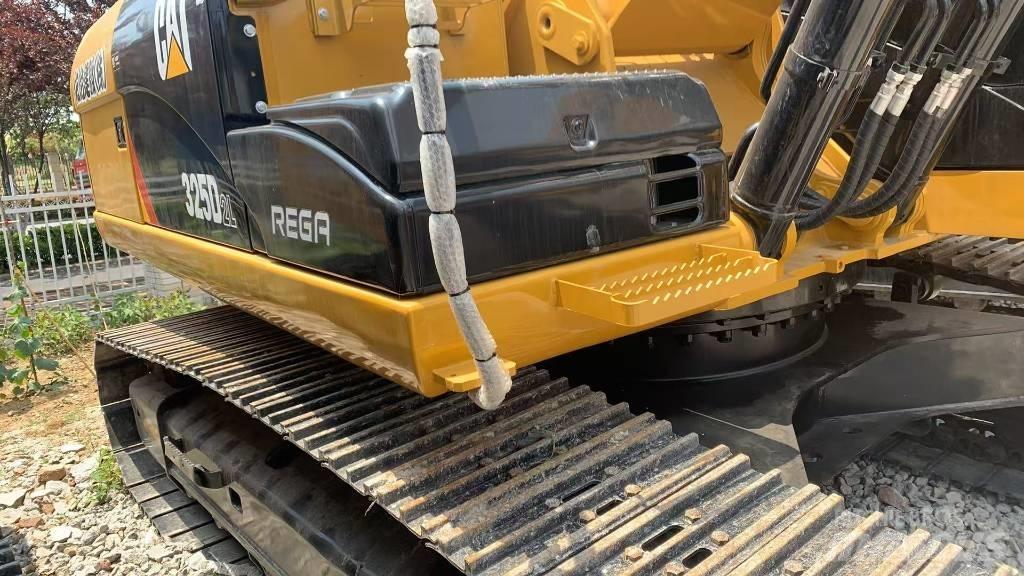 CAT 325 D Pásové rýpadlá