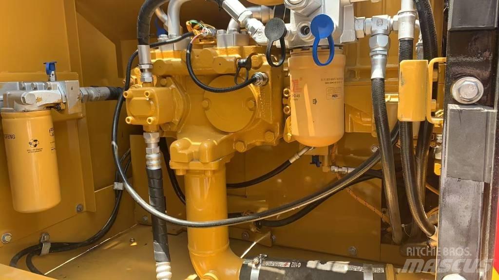 CAT 325 D Pásové rýpadlá