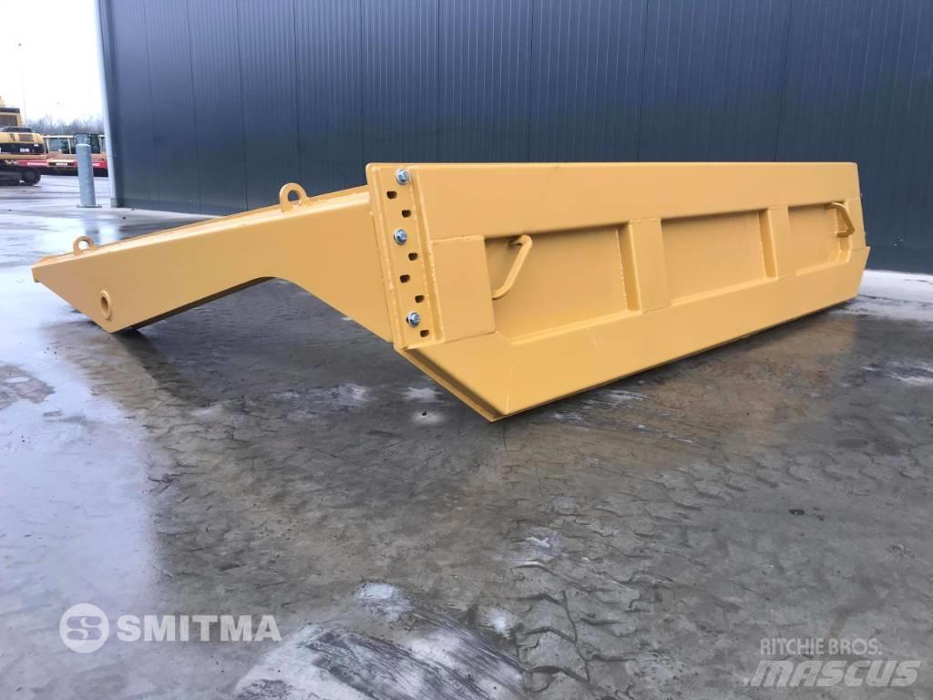 CAT 735B Zadné dvere