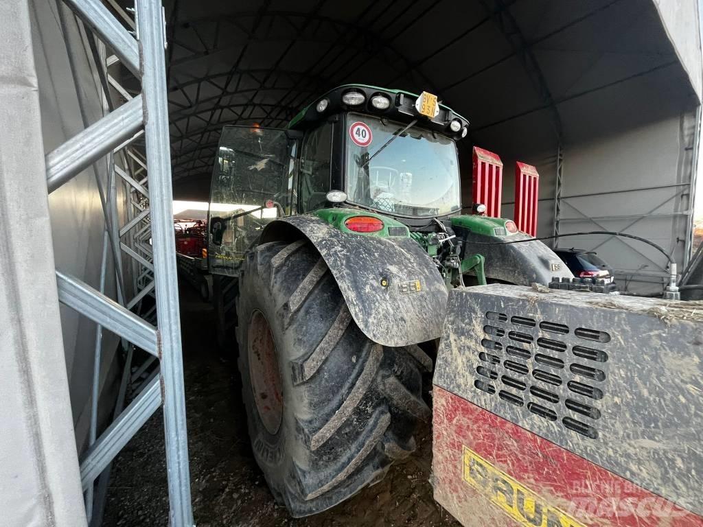John Deere 6145 R Traktory