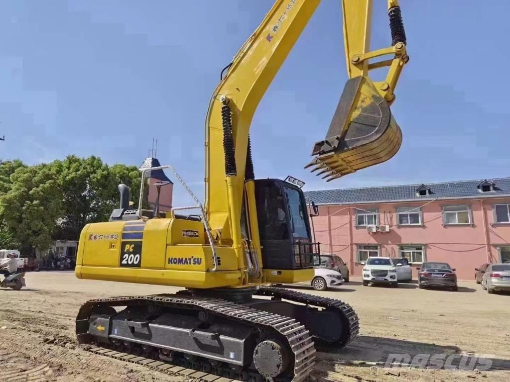 Komatsu PC 200-8 Pásové rýpadlá