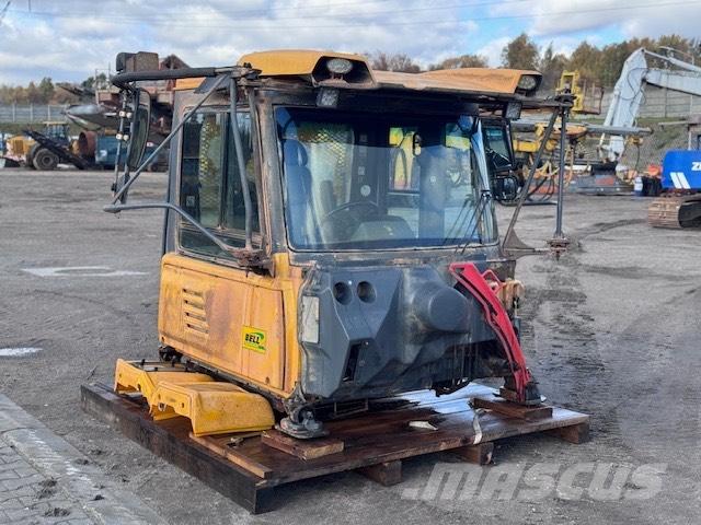 Bell B 50 D USED CAB Kabíny a interiér