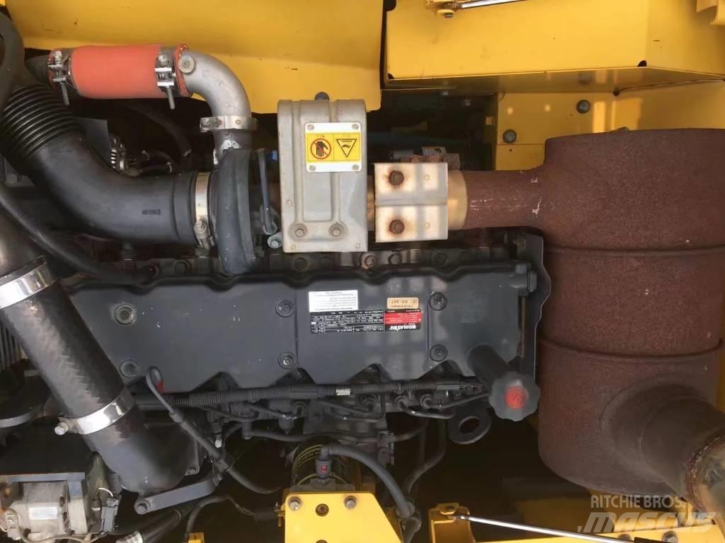 Komatsu pc200-8 Pásové rýpadlá