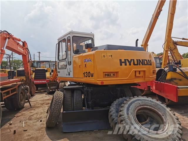 Hyundai R130WD Pásové rýpadlá