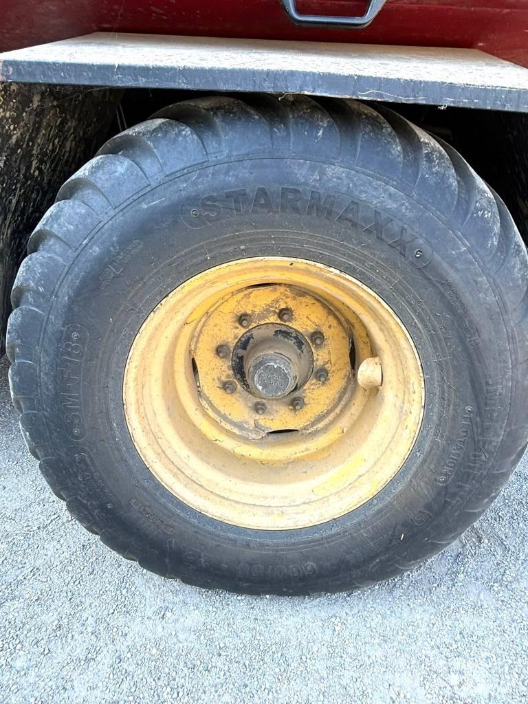 New Holland D 1210 Lisy na hranaté balíky
