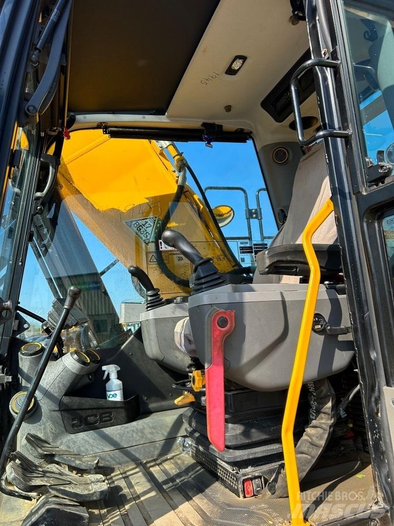 JCB 220X L Pásové rýpadlá
