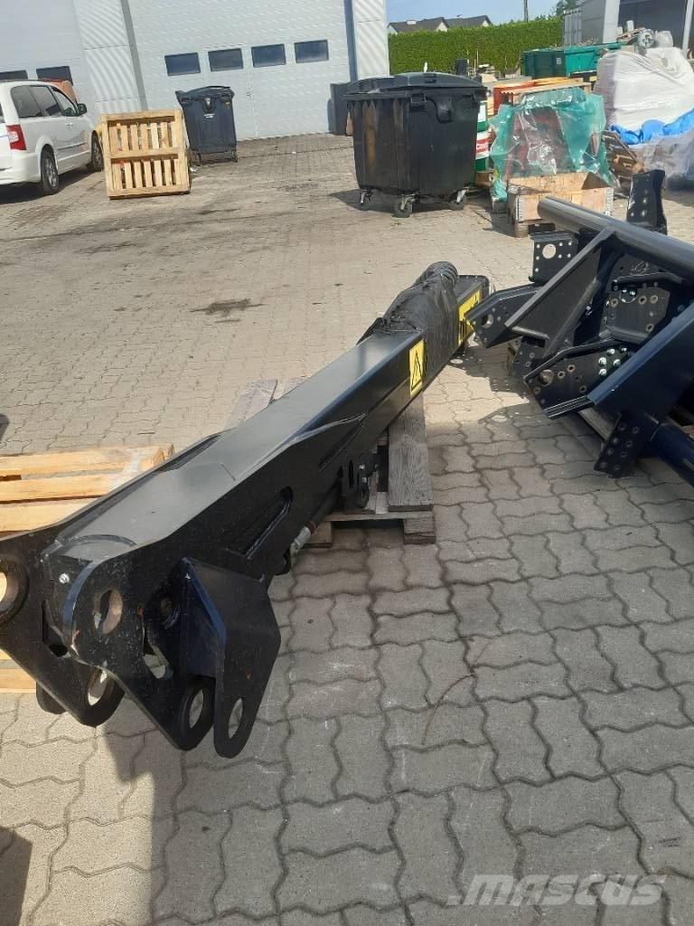 Komatsu 901.6 Žatevné žeriavy