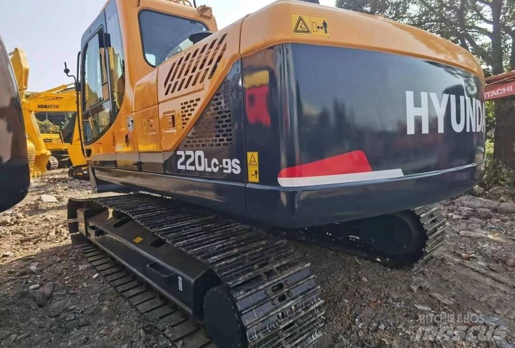 Hyundai R220LC-9S Kolesové rýpadlá