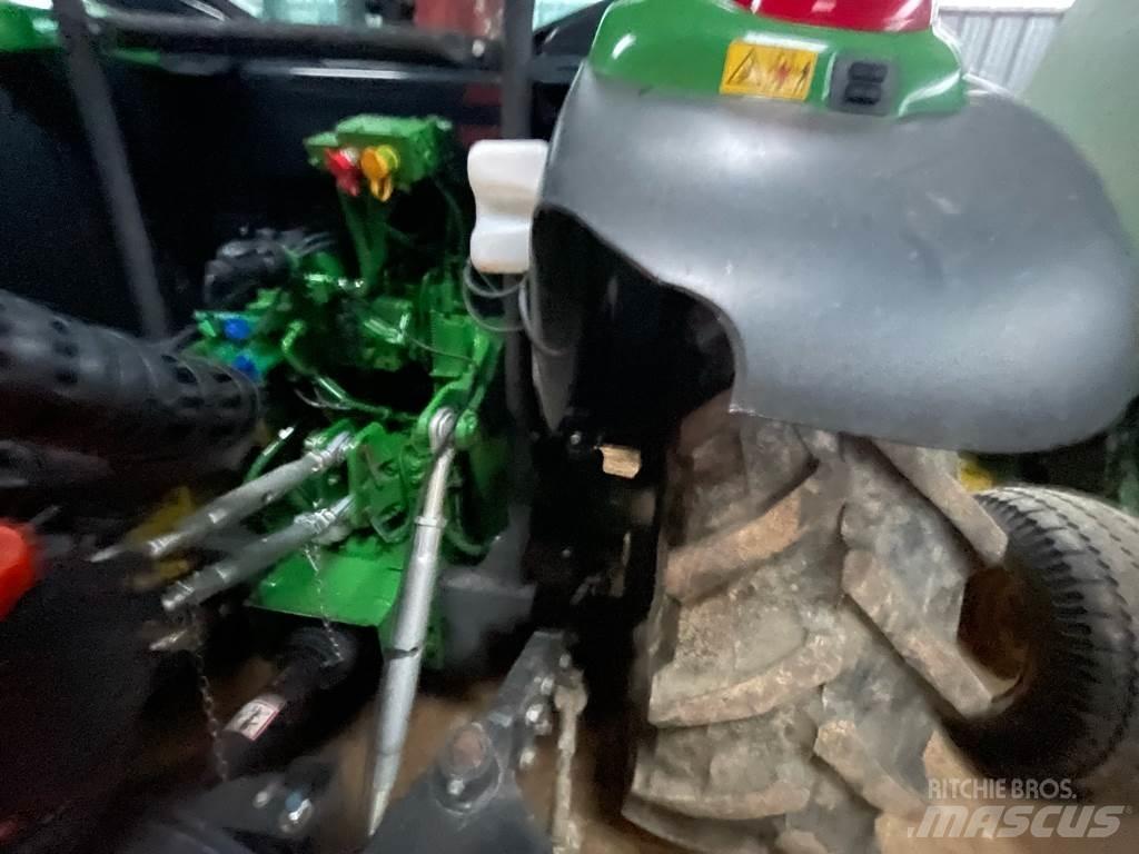 John Deere 6100 M Traktory