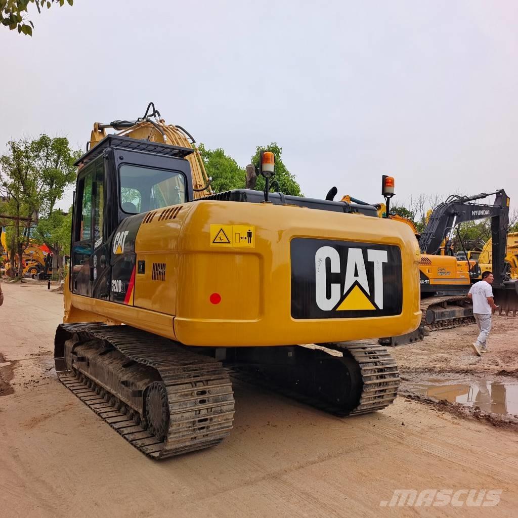 CAT 320 D2L Pásové rýpadlá