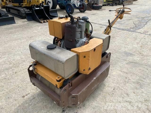 CASE Vibromax W 70 Tandemové valce