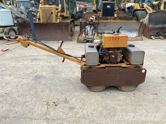 CASE Vibromax W 70 Tandemové valce