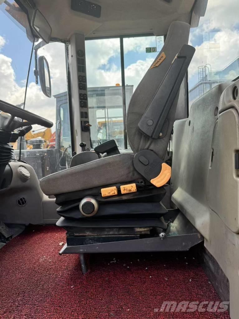 Volvo L 105 Kolesové nakladače