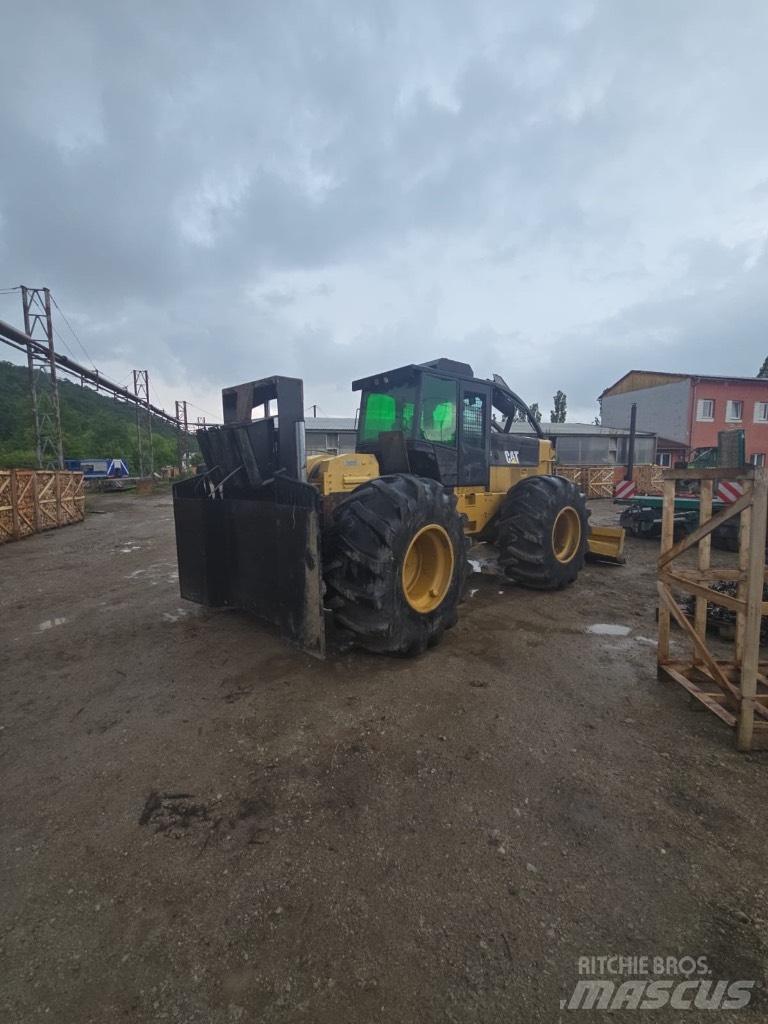 CAT 525 C Skiddery