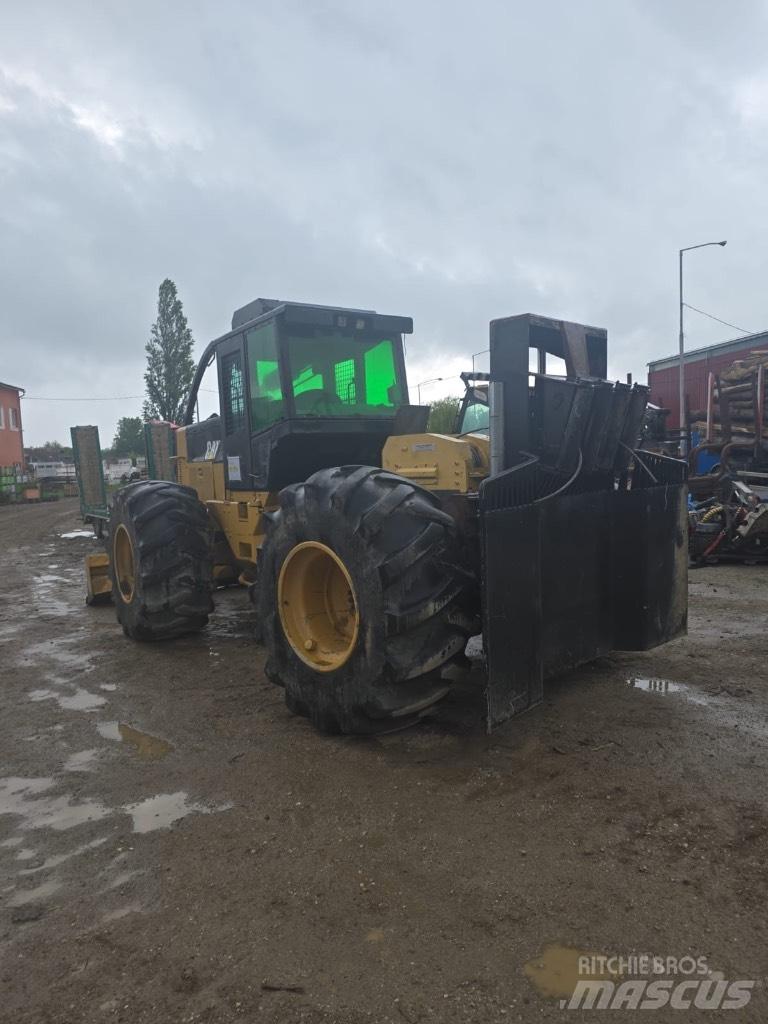 CAT 525 C Skiddery
