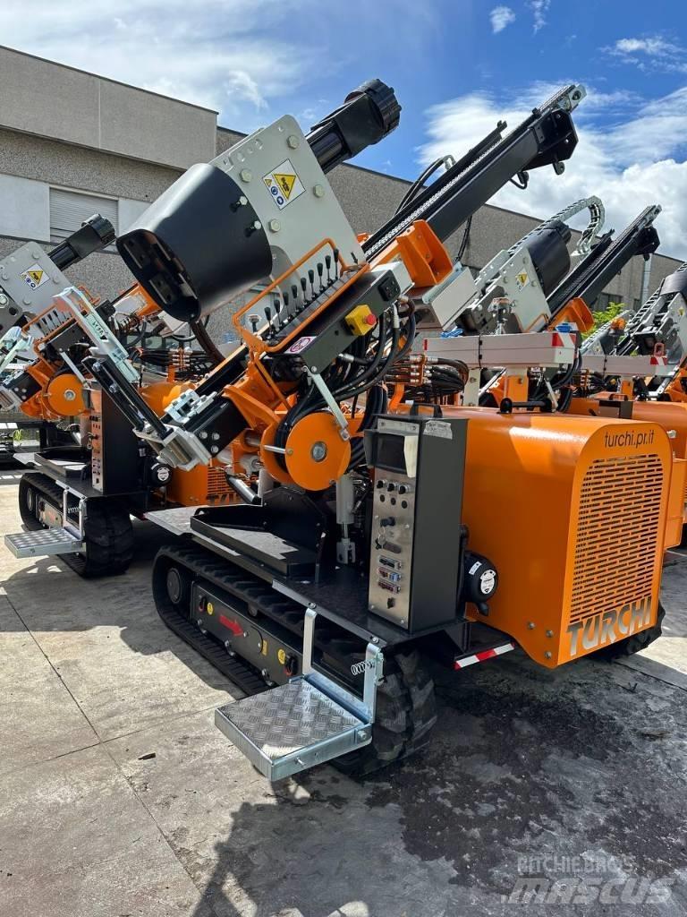  Turchi 300F Hydraulické baranidlá na zatĺkanie pilotov