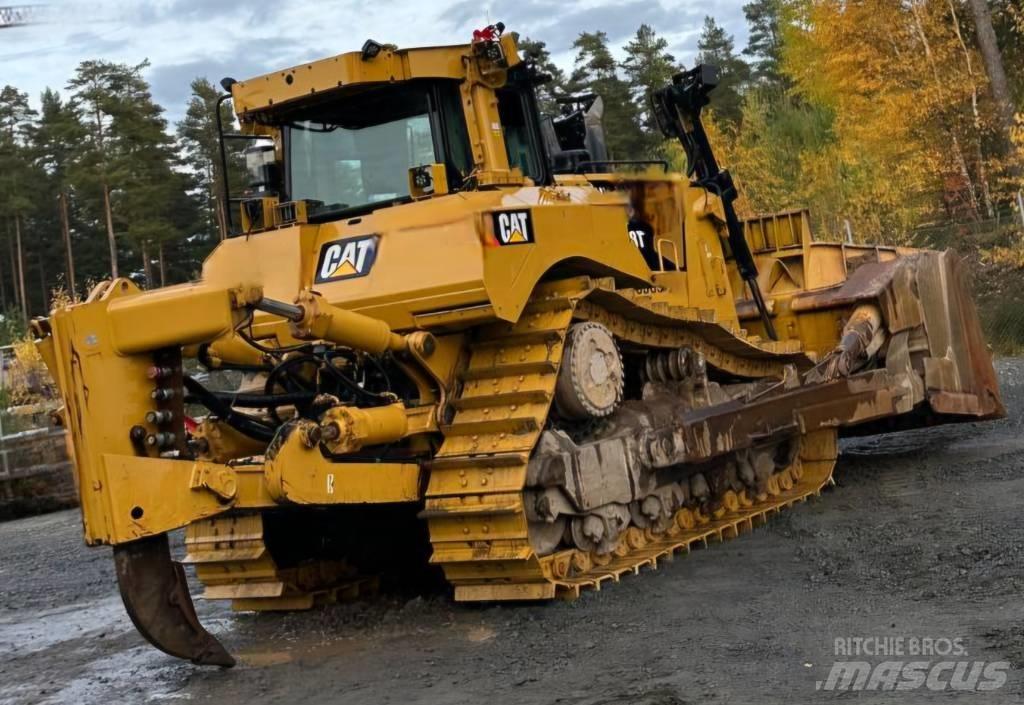 CAT D 8 T Pásové dozéry