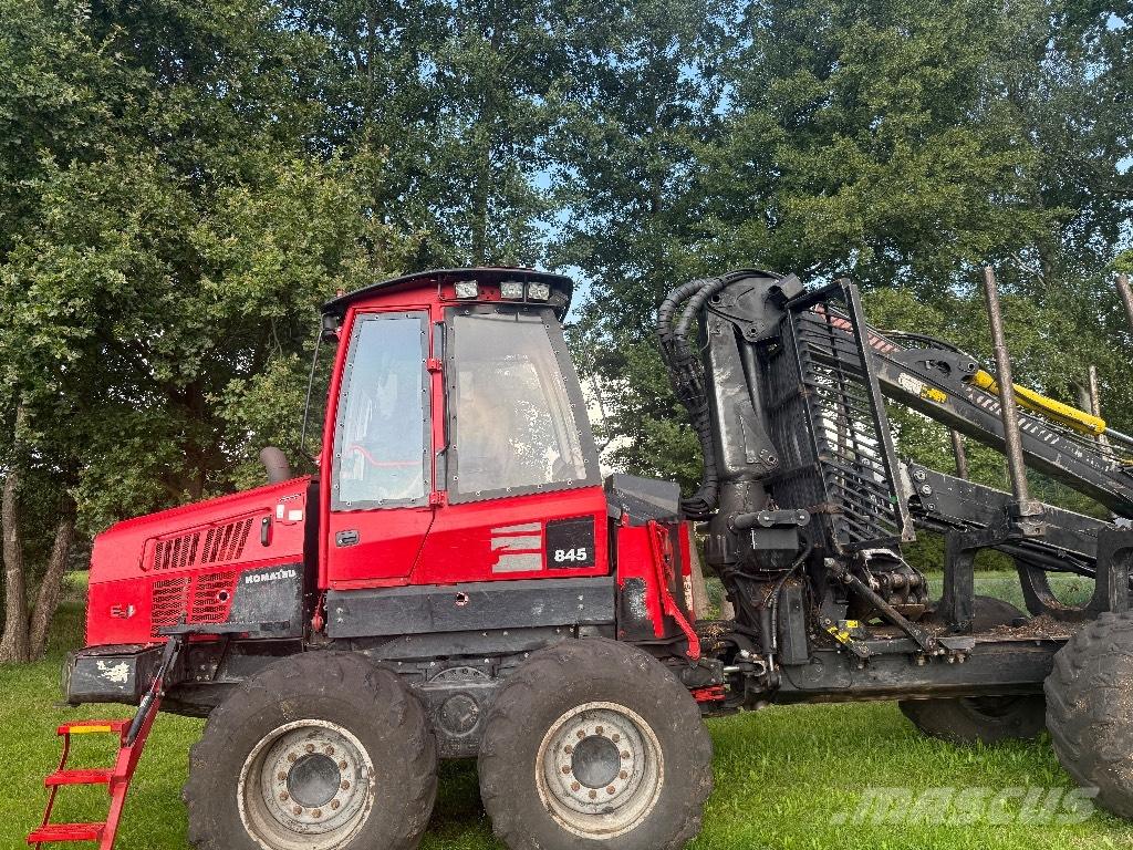 Komatsu 845 Lesné traktory